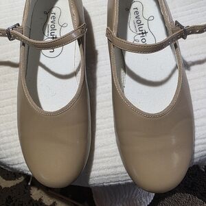 Revolution Beige Kids Mary Jane Shoes. Size 6.5A